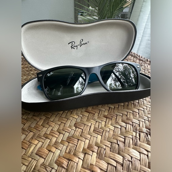 New Genuine Ray-Ban New Wayfarer 6183 Sunglasses RB 2132 - Picture 1 of 10